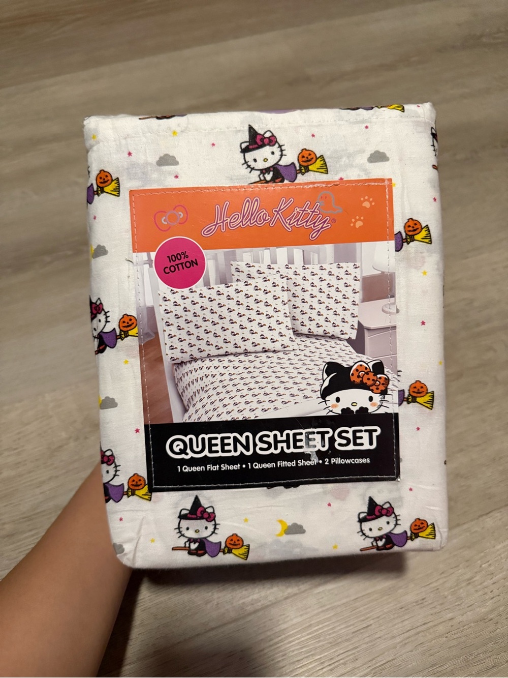 Hello Kitty White Halloween Queen Sheet Set